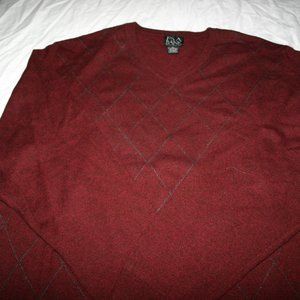 Lambswool Burgundy Sweater with Gray Strips in diamond patterns on Front. In XL